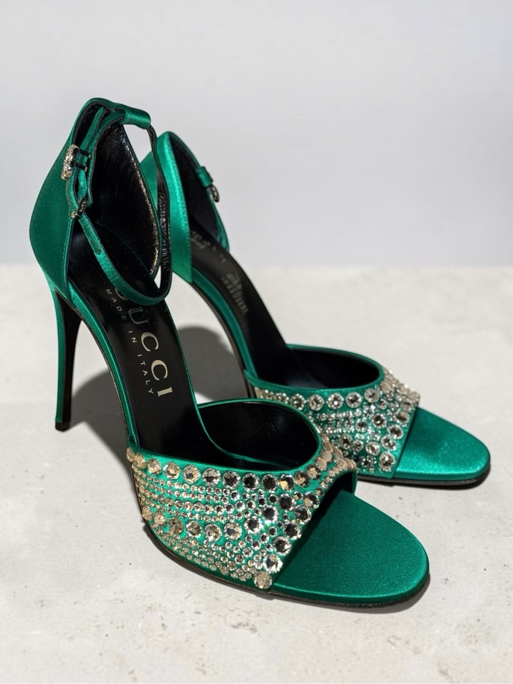 NWT. Gucci Emerald Satin Crystal Embellished GG Ankle Strap Stilettos